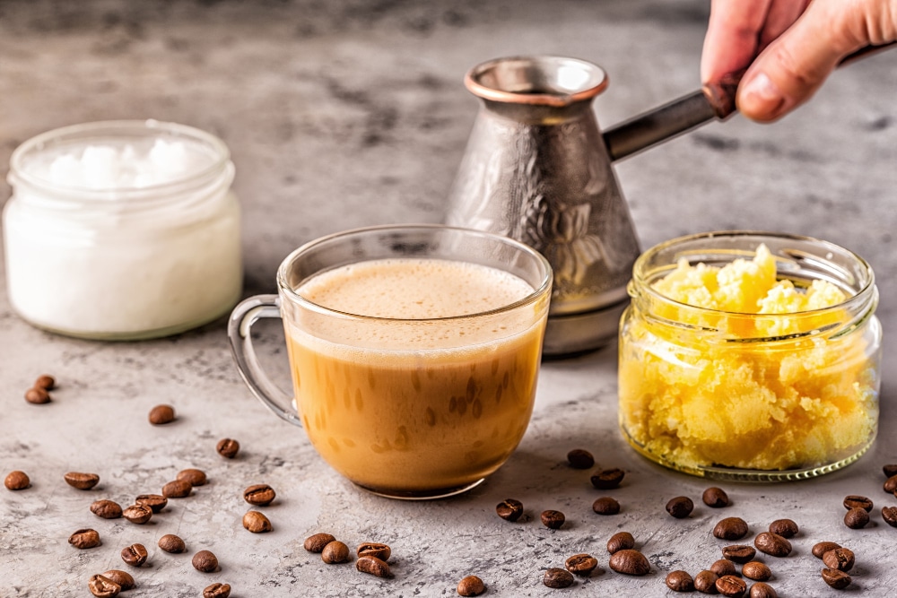 coffee keto avec beurre de ghee et crème MCT